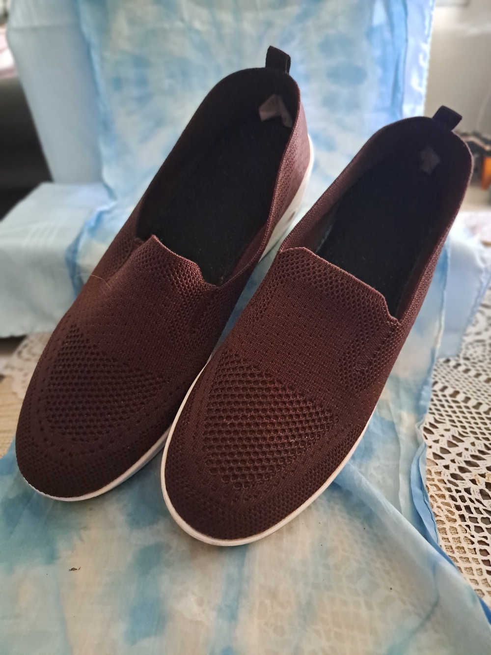 Women’s Slip-On Knit Sneakers - Burgundy